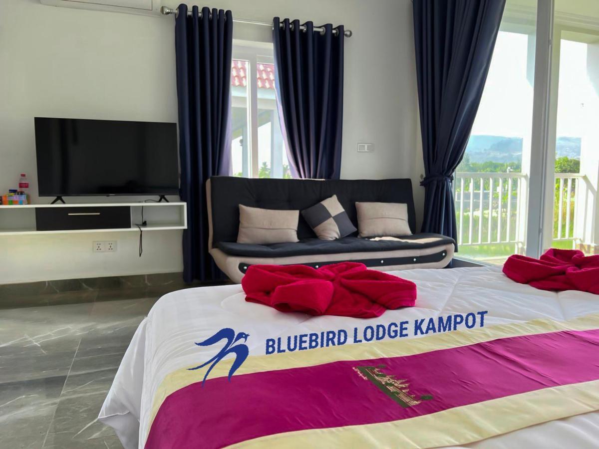Bluebird Lodge קמפוט מראה חיצוני תמונה