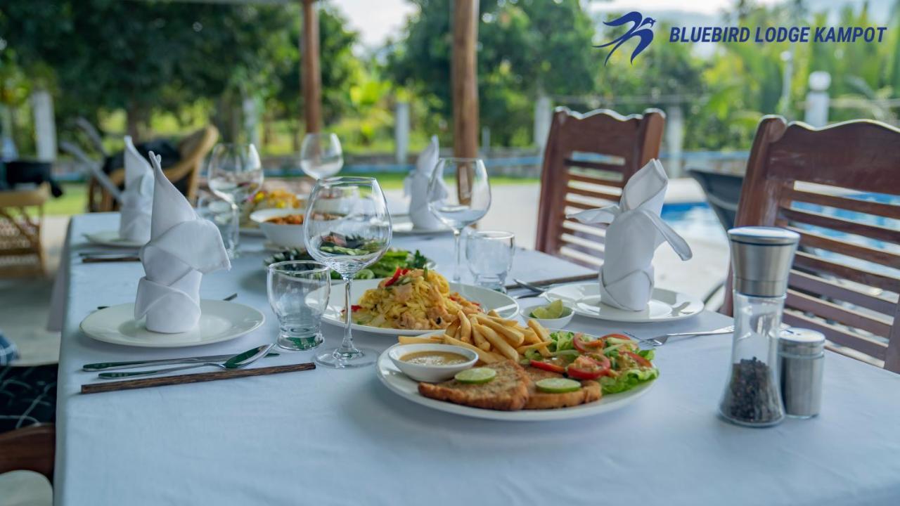 Bluebird Lodge קמפוט מראה חיצוני תמונה